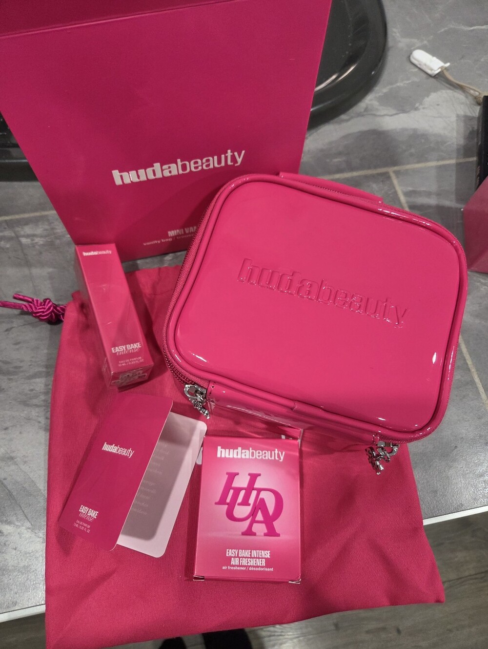Huda beauty Easy Bake Intense Bundle